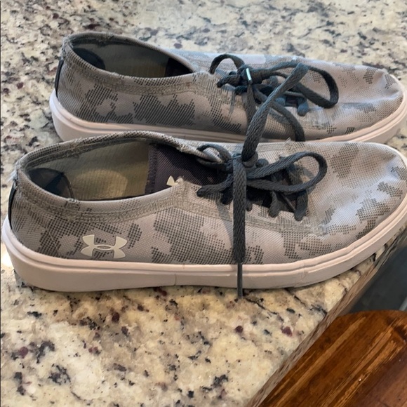 Boys under armour casual shoes